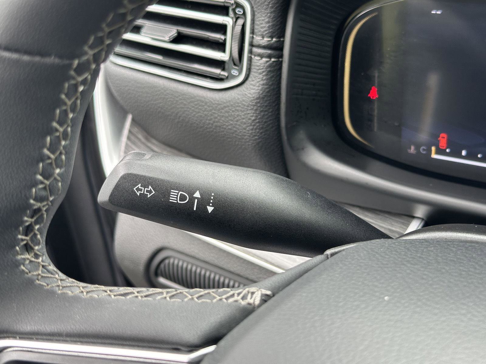 Used 2024 Jeep Wagoneer Series II w/ Flexible Seating Group image 20