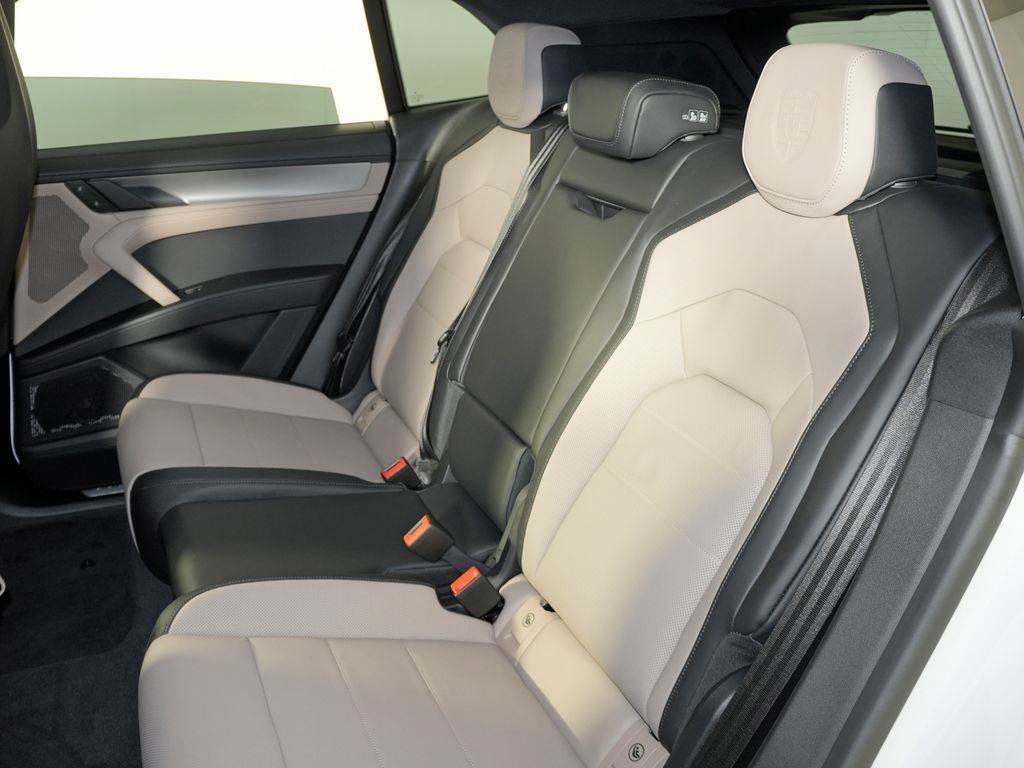 New 2026 Porsche Cayenne Electric AWD/4WD image 41