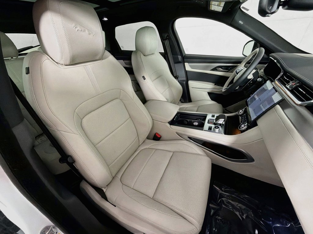 Certified 2026 Jaguar F-PACE R-Dynamic S AWD/4WD image 29