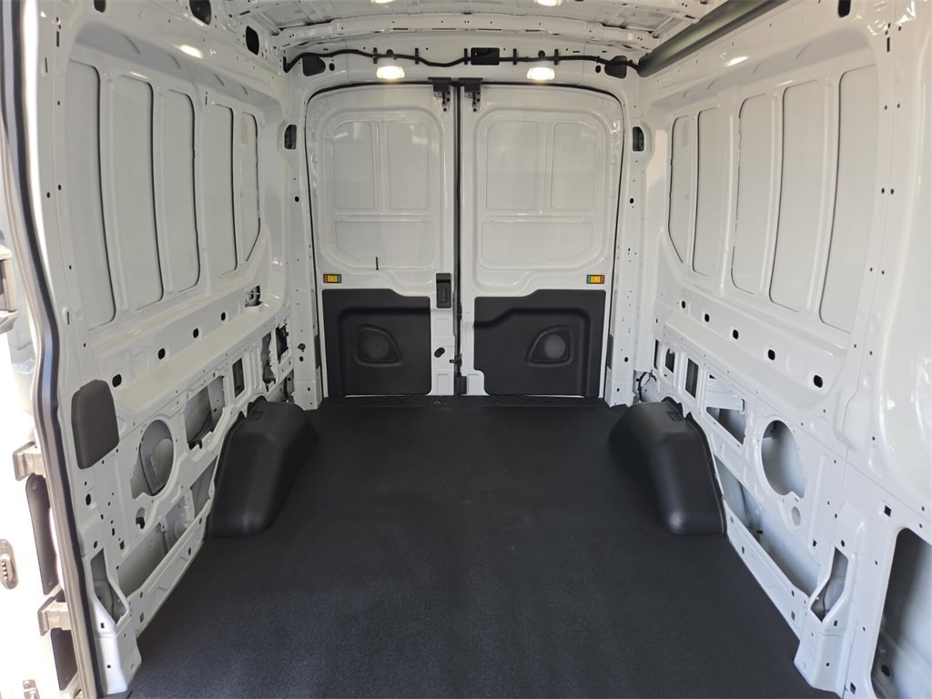 New 2025 Ford Transit 250 148 Medium Roof image 12