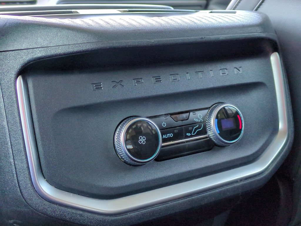 Used 2025 Ford Expedition Active RWD image 26