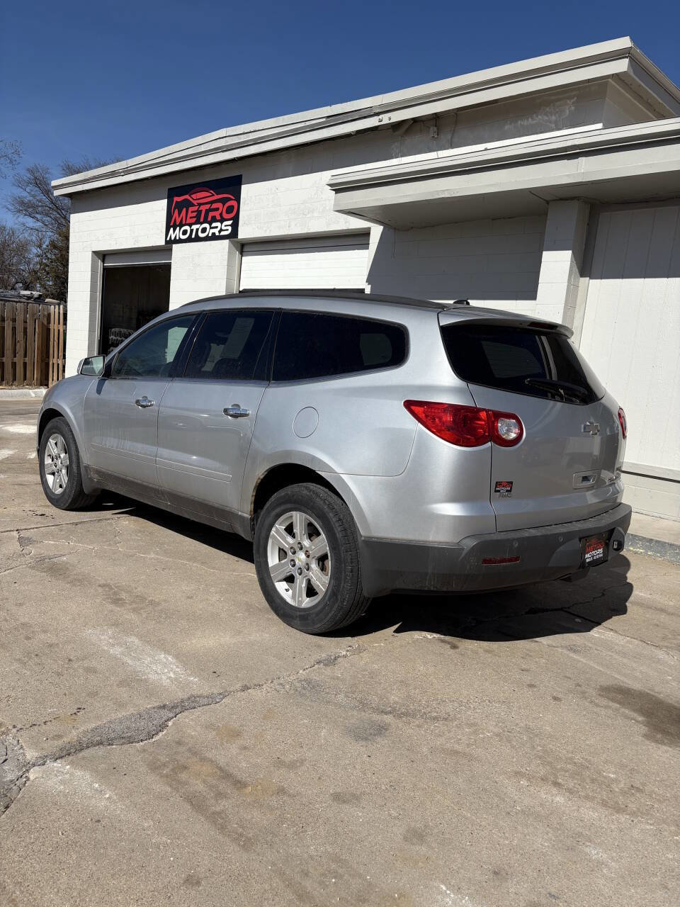 Used 2010 Chevrolet Traverse LT image 4