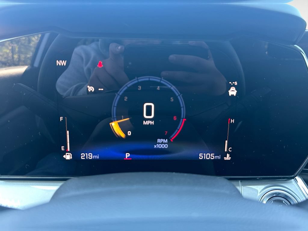 Used 2025 Chevrolet Trax LT FWD image 17
