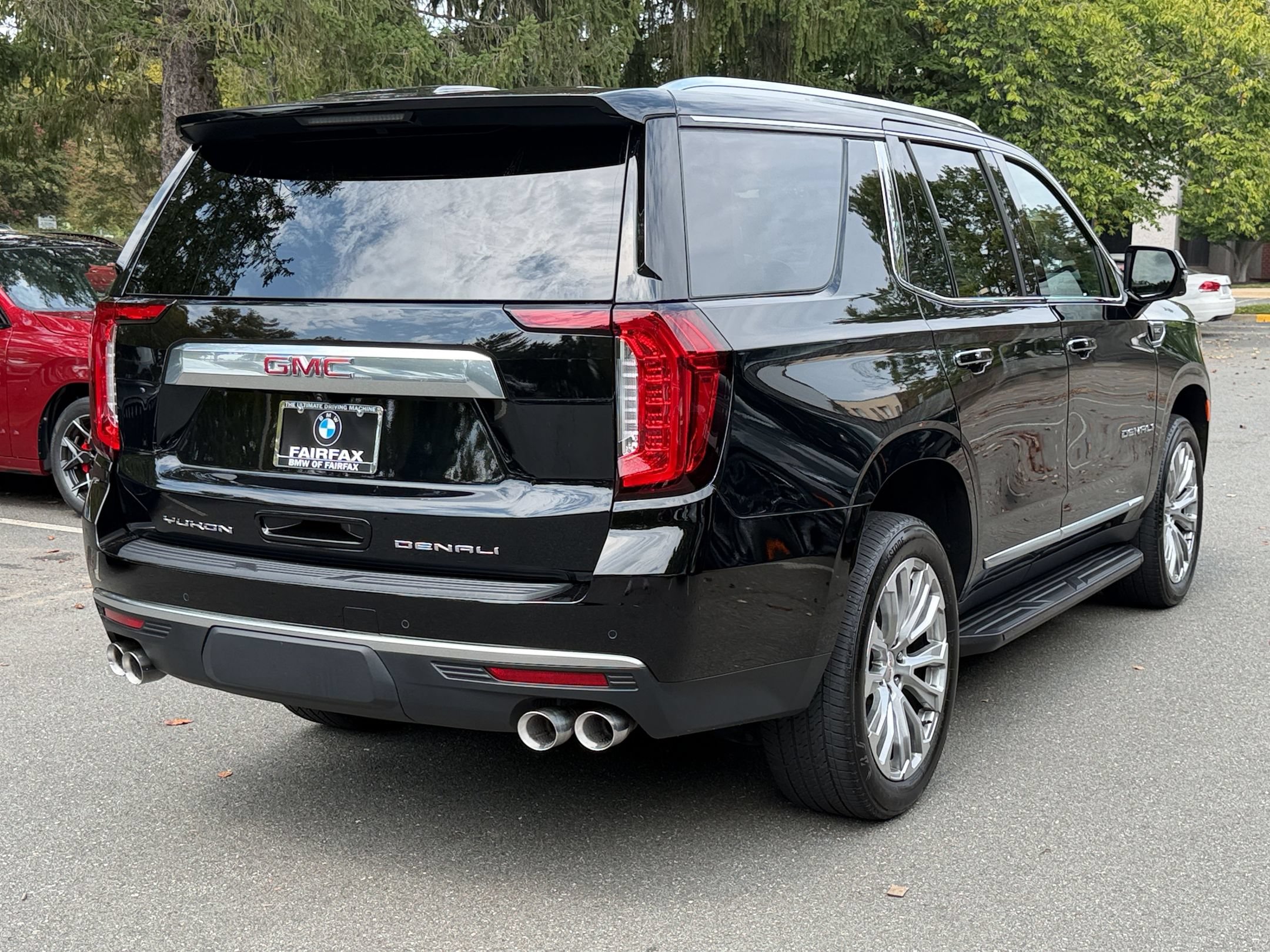 Used 2024 GMC Yukon Denali AWD/4WD image 9