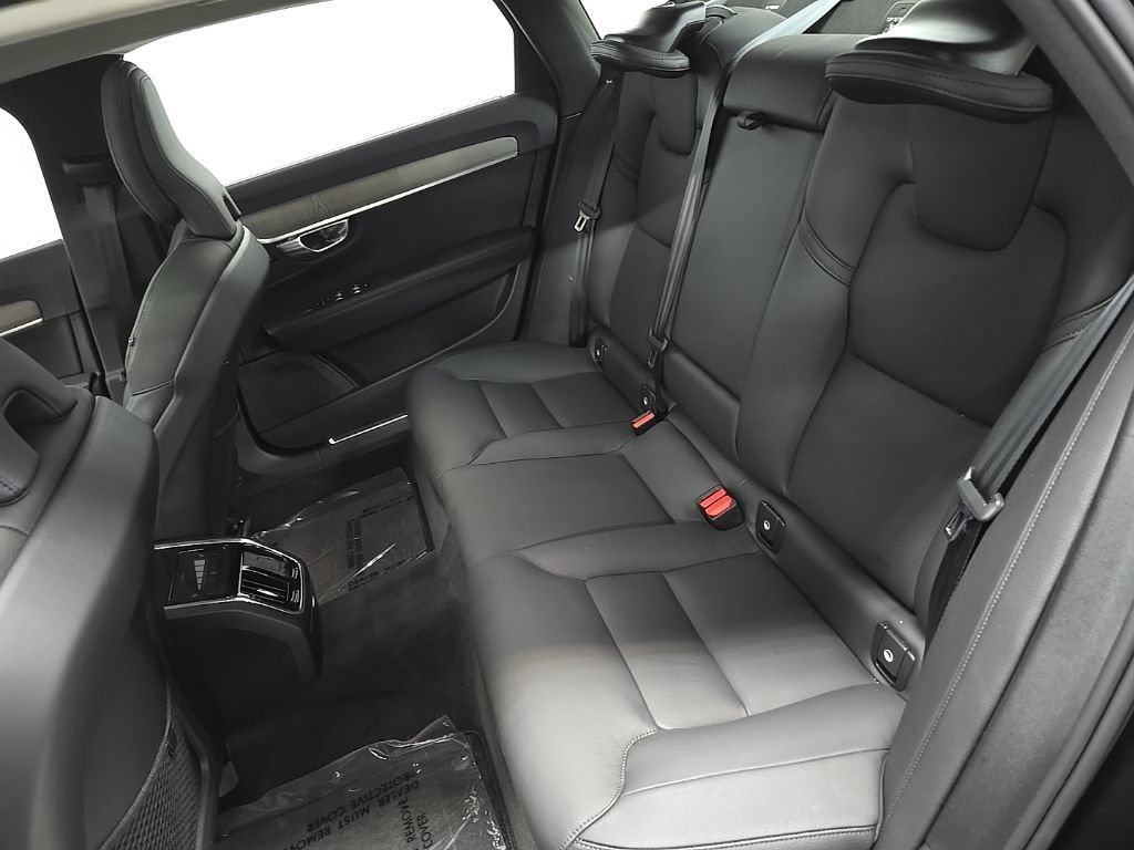 Used 2025 Volvo S90 B6 Plus AWD/4WD image 33