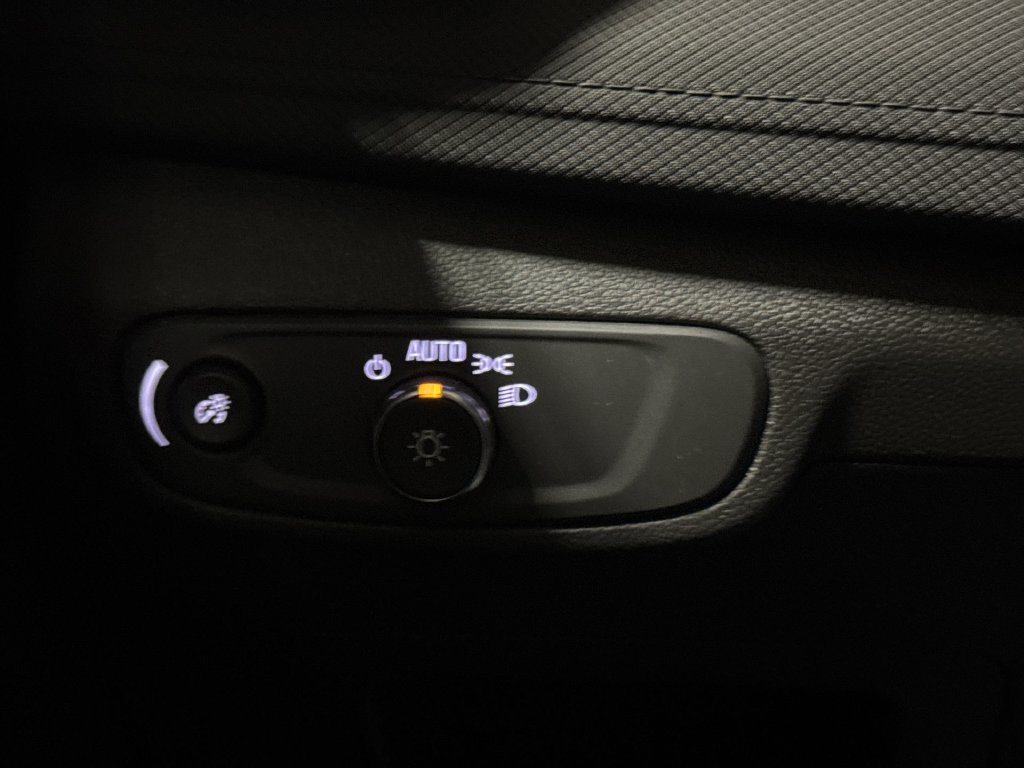 Used 2025 Chevrolet TrailBlazer LT FWD image 18