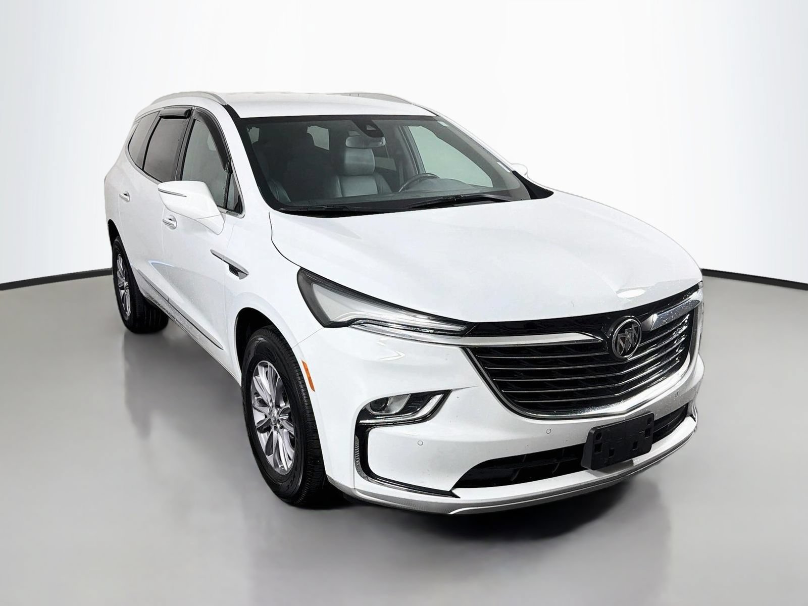 Used 2024 Buick Enclave Essence FWD image 1