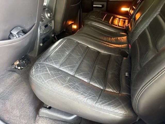 Used 2005 HUMMER H2 w/ Preferred Equipment Group AWD/4WD image 14