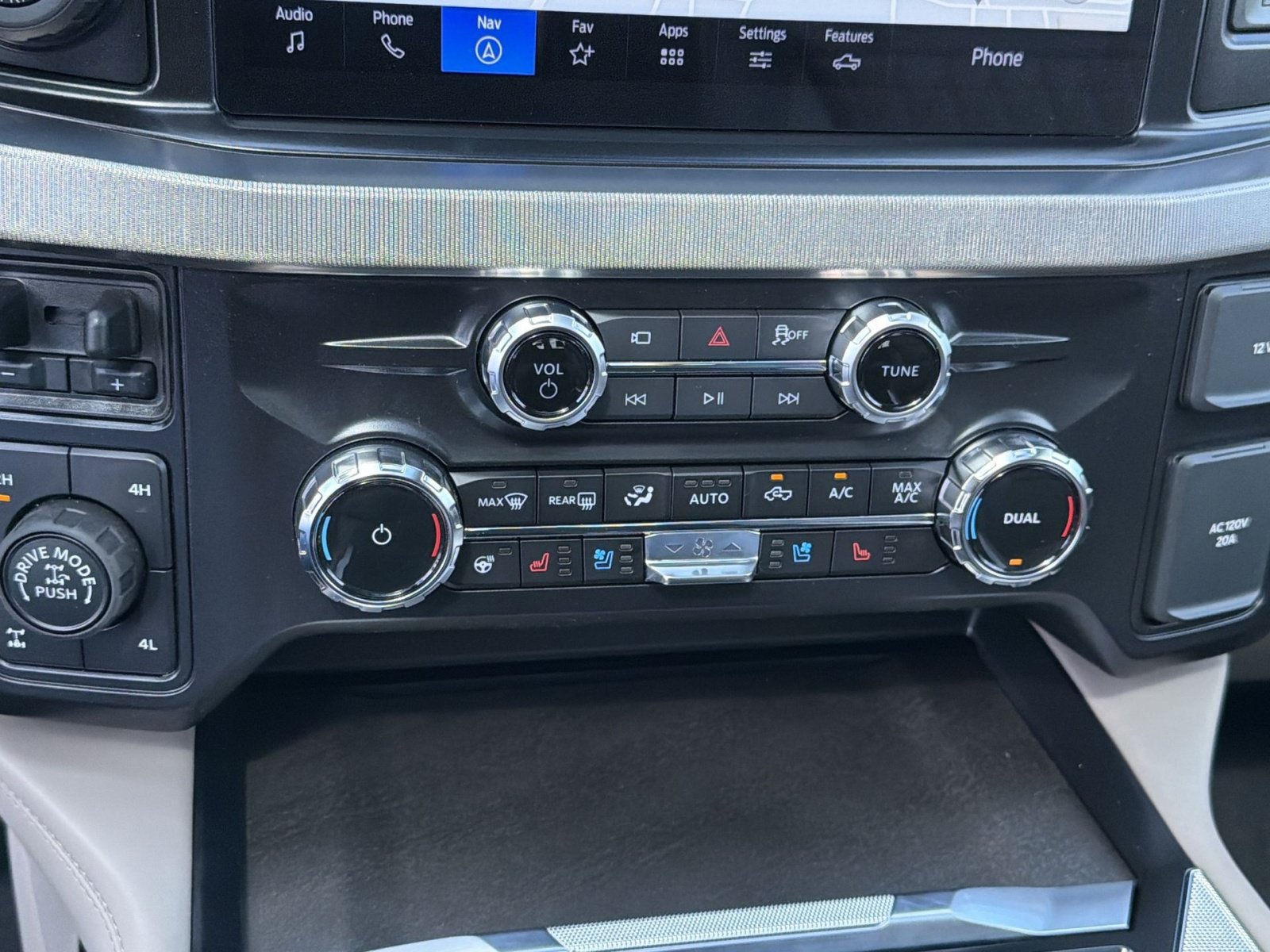 New 2026 Ford F350 Platinum w/ Platinum Plus Package AWD/4WD image 23
