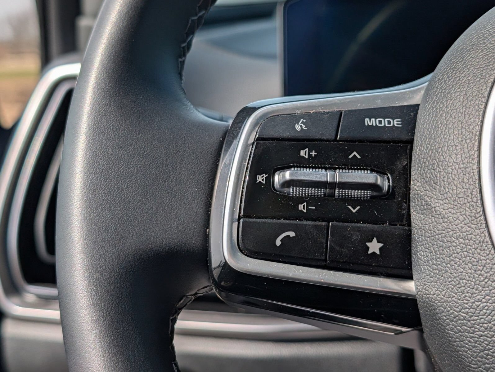 Used 2025 Kia Sorento S w/ Panoramic Sunroof Package FWD image 39