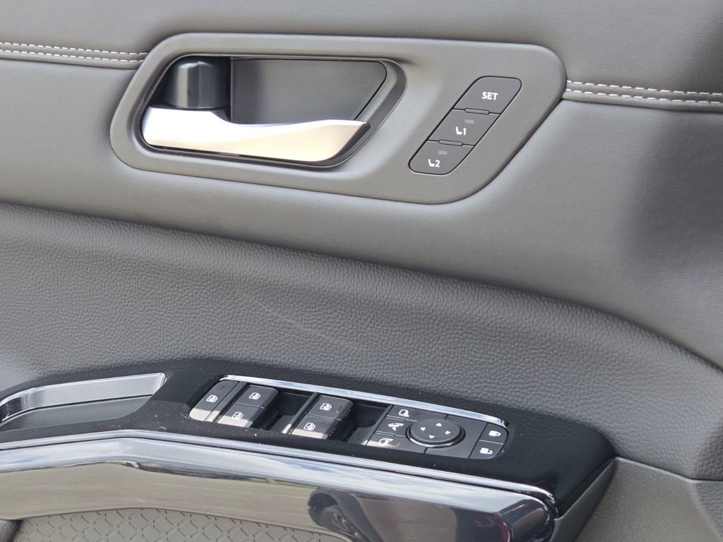 New 2026 Nissan Pathfinder Platinum FWD image 26