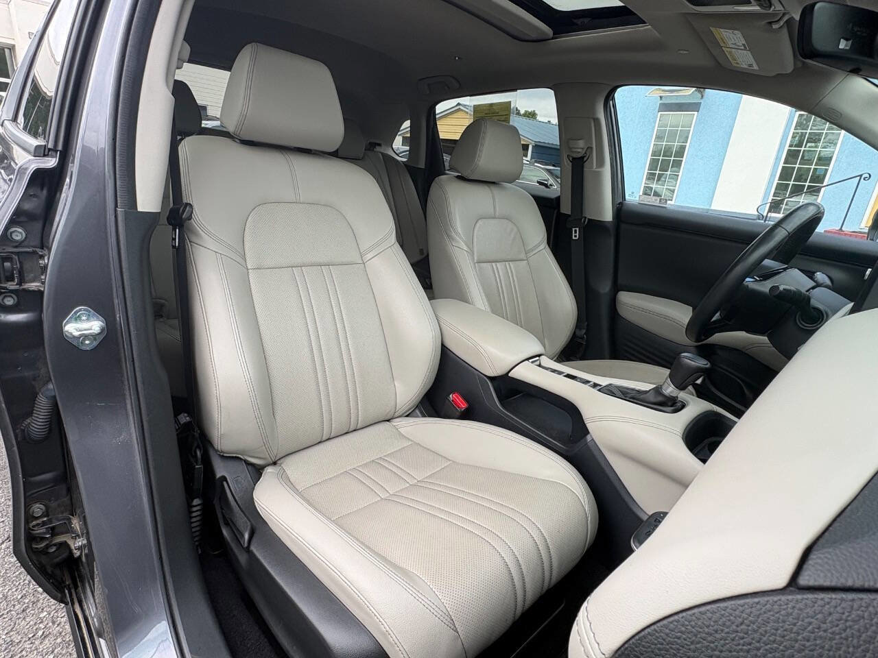 Used 2023 Honda HR-V EX-L image 19