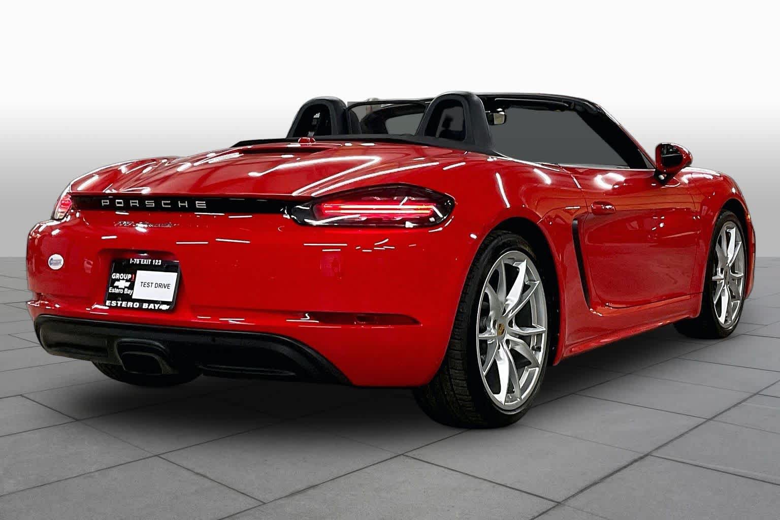 Used 2018 Porsche 718 Boxster RWD image 13