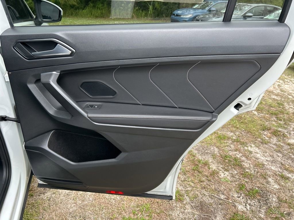 Used 2022 Volkswagen Tiguan SEL R-Line image 49