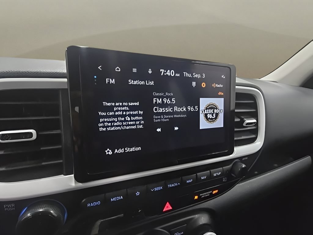 Used 2022 Hyundai Venue Limited FWD image 30