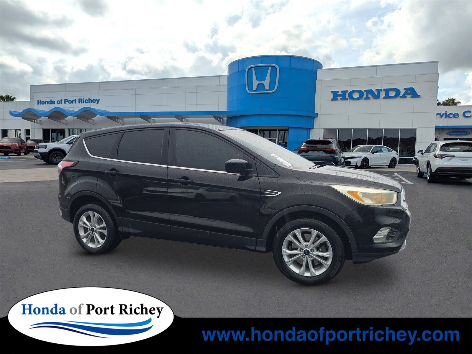 Used 2017 Ford Escape SE video 1