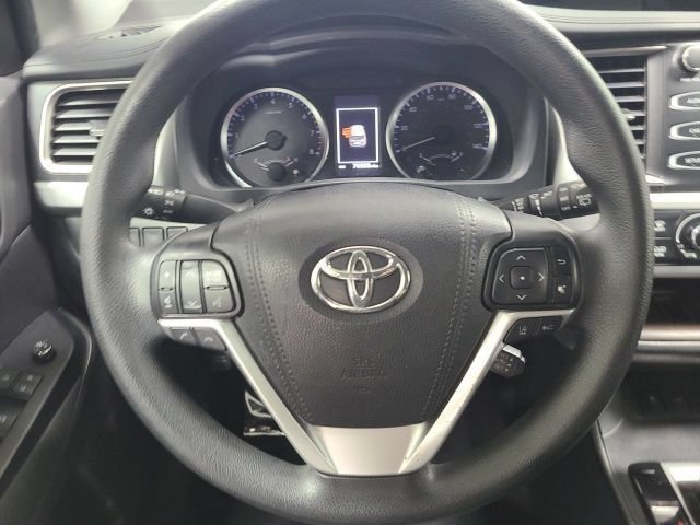 Certified 2019 Toyota Highlander LE FWD image 23