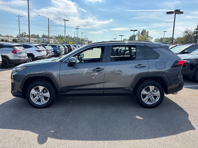 Used 2025 Toyota RAV4 XLE AWD/4WD image 4