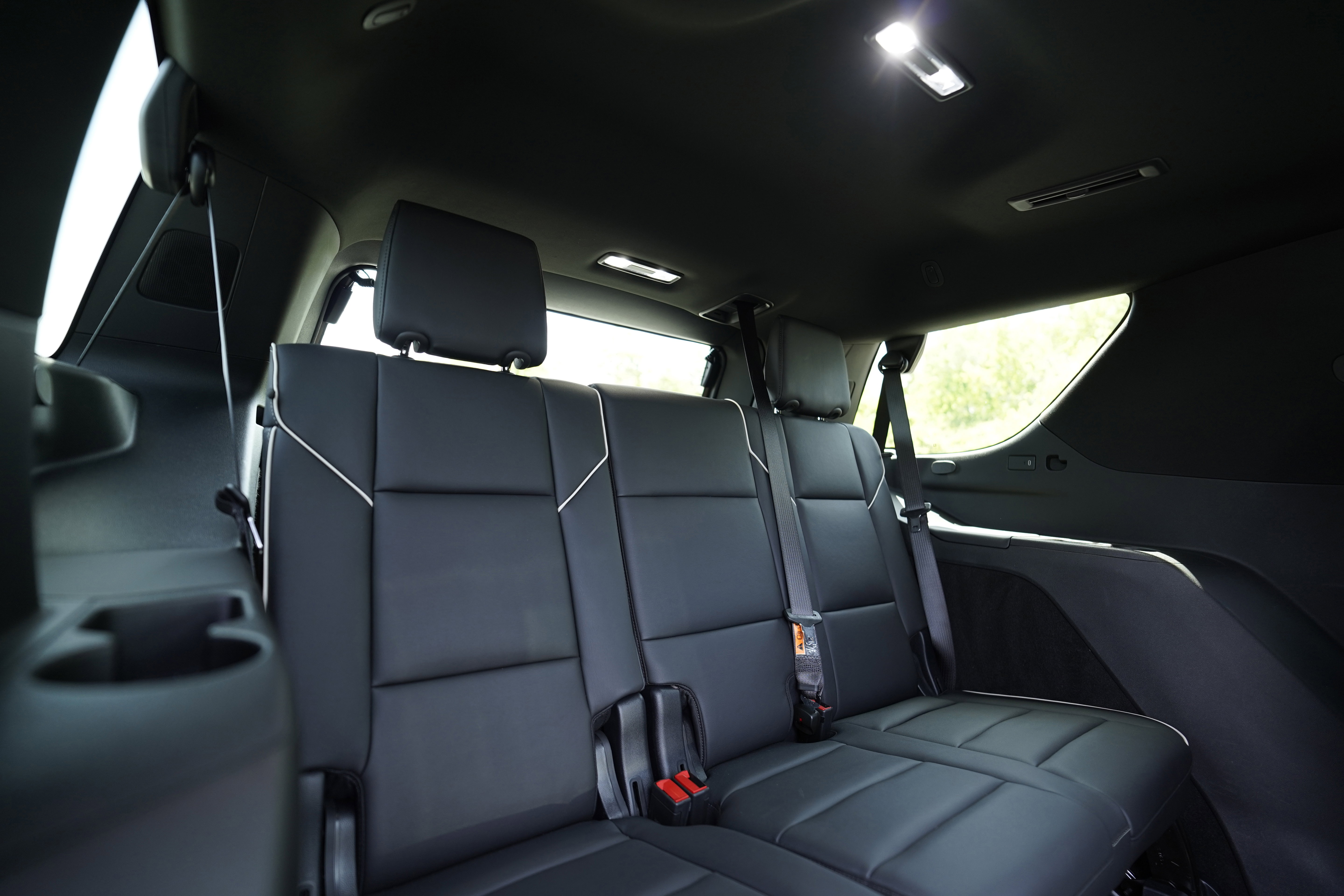 Used 2025 Cadillac Escalade Sport w/ LPO, ONYX Package AWD/4WD image 17