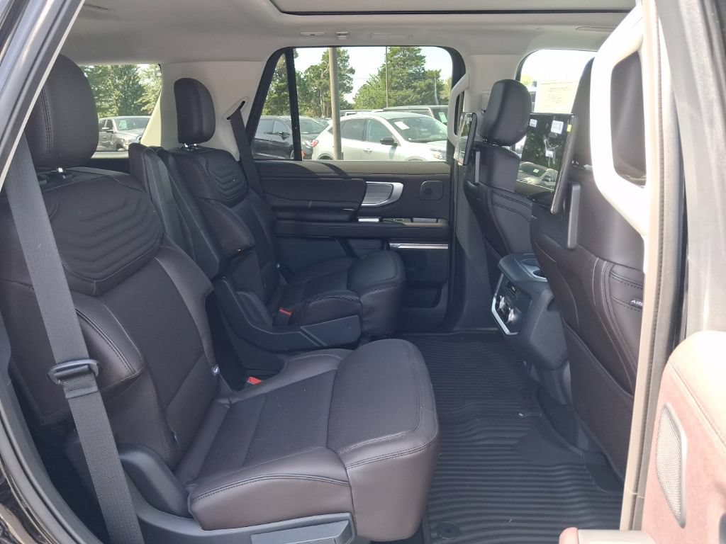 New 2027 Ford Expedition Platinum w/ Platinum Ultimate Package AWD/4WD image 19