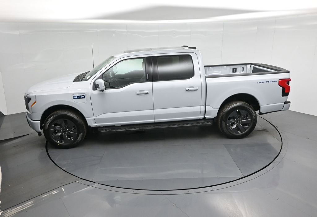 New 2025 Ford F150 Lightning Lariat image 43