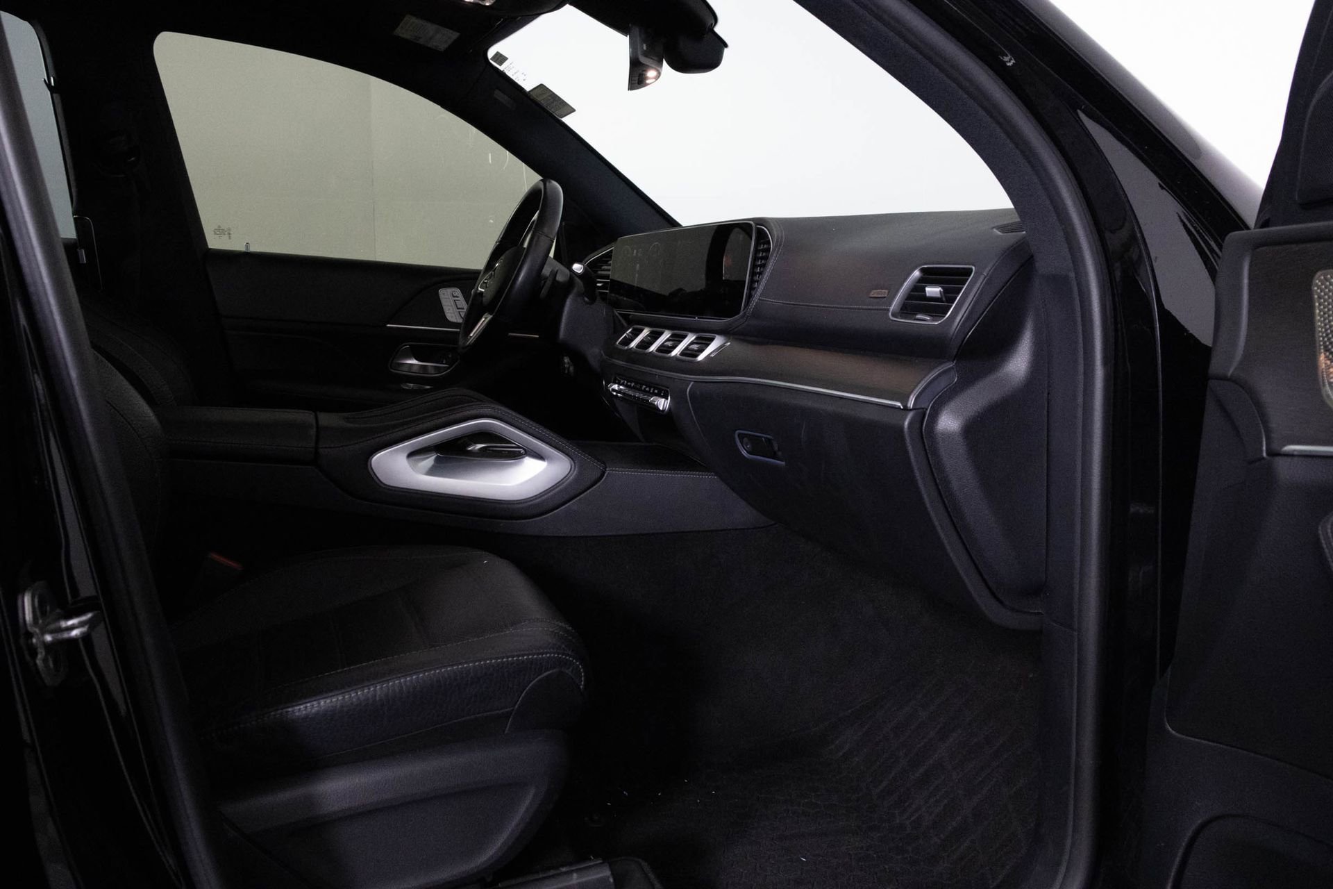 Used 2022 Mercedes-Benz GLS 450 4MATIC image 40