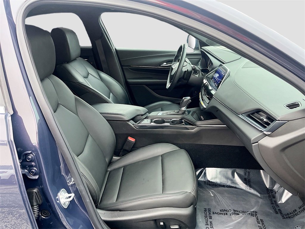 Used 2025 Cadillac CT4 Luxury image 27