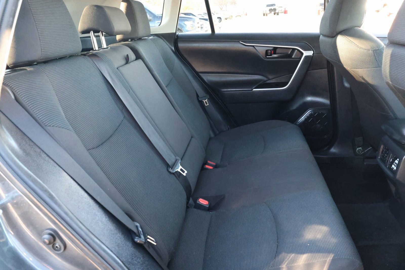 Used 2022 Toyota RAV4 LE image 32