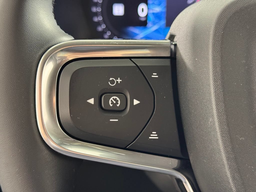 Certified 2023 Volvo XC40 B5 Core w/ Convenience Package AWD/4WD image 27