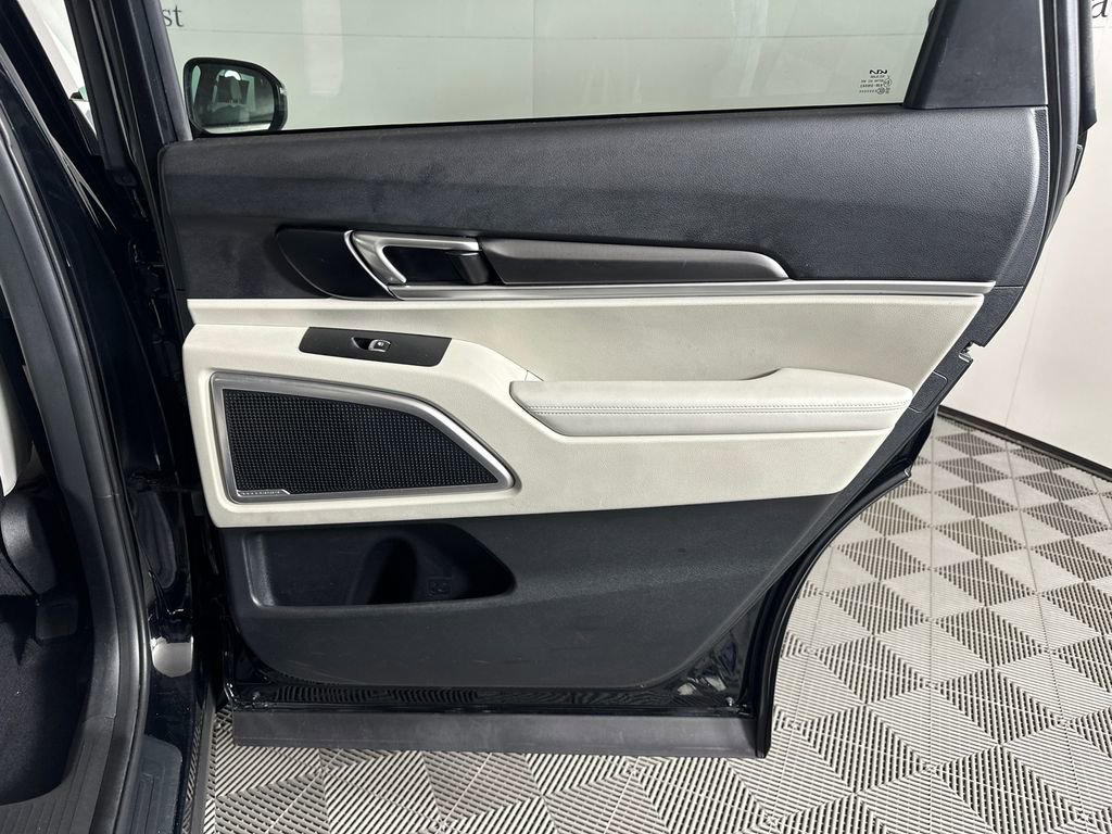 Used 2024 Kia Telluride S w/ S Sunroof Package image 16