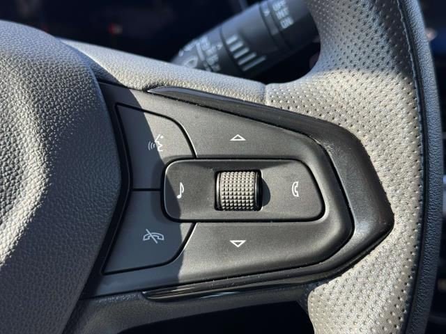 Certified 2025 Chevrolet Trax LT image 15