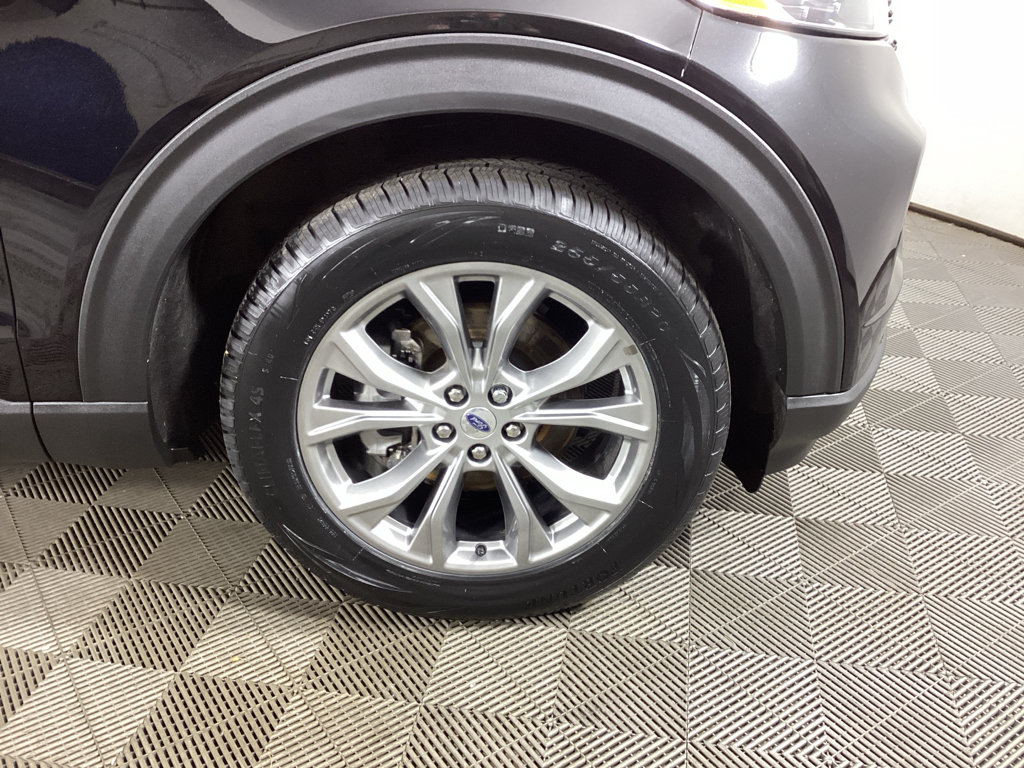 Used 2023 Ford Explorer XLT w/ Equipment Group 202A AWD/4WD image 7