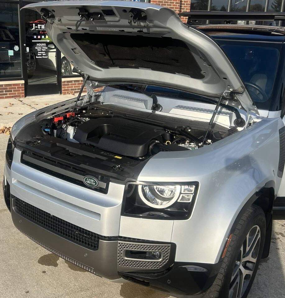 Used 2022 Land Rover Defender 90 X-Dynamic S image 36