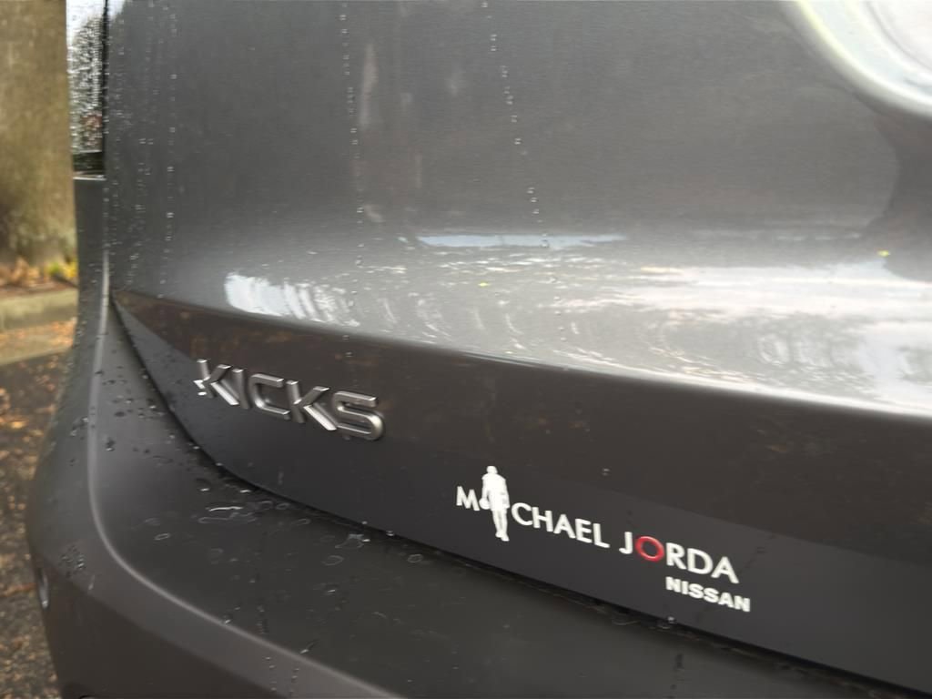 New 2026 Nissan Kicks SR image 14