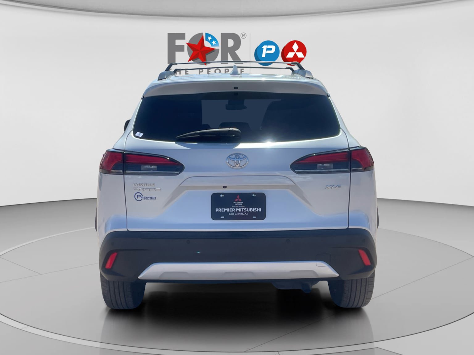 Used 2023 Toyota Corolla Cross XLE w/ Convenience Package FWD image 4