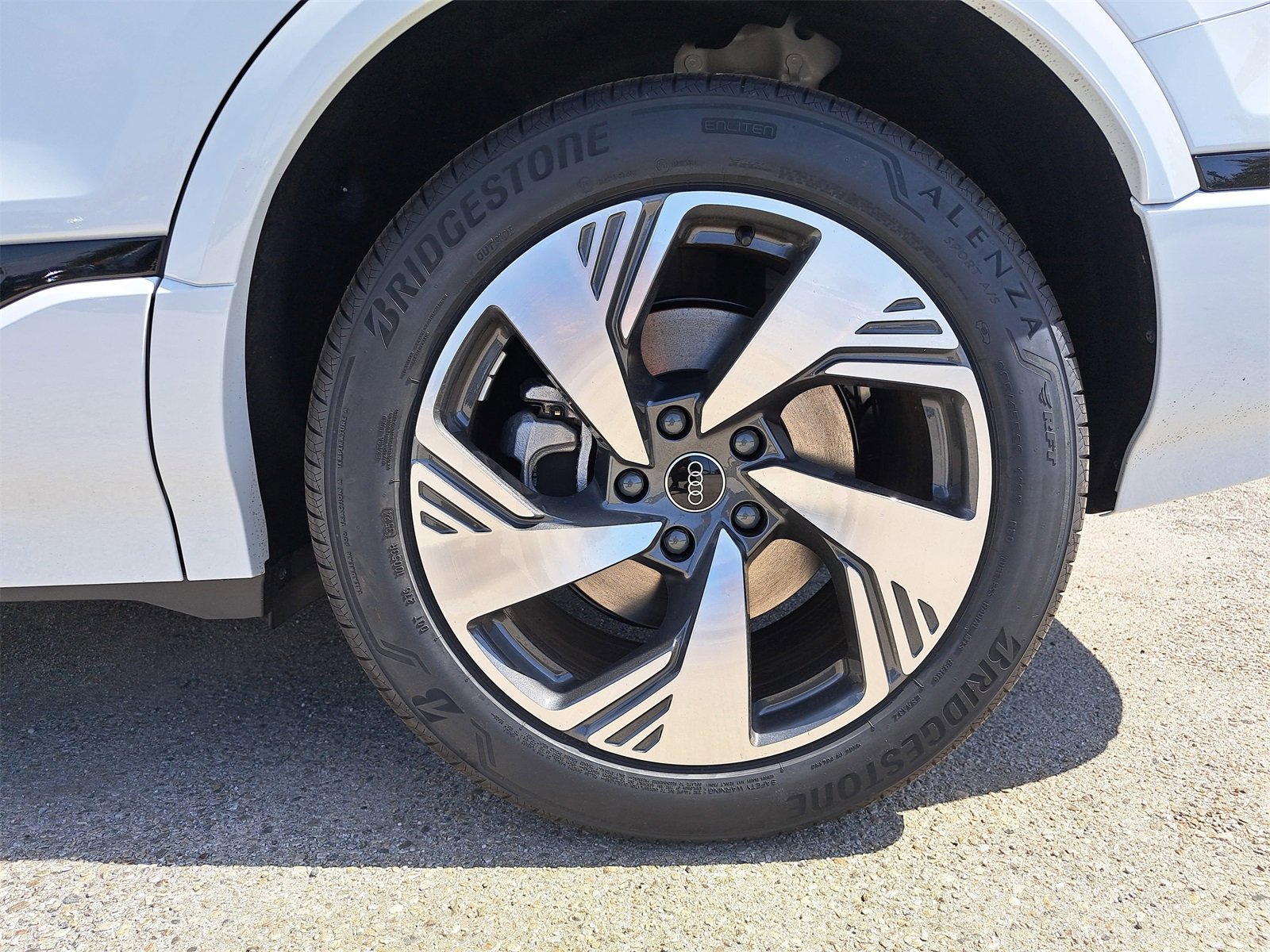 New 2025 Audi Q6 e-tron Premium image 31