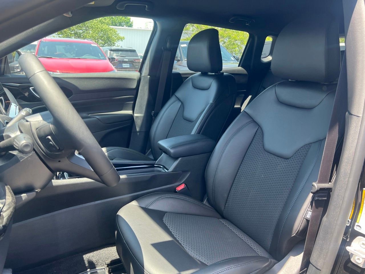 New 2026 Jeep Compass Latitude AWD/4WD image 14
