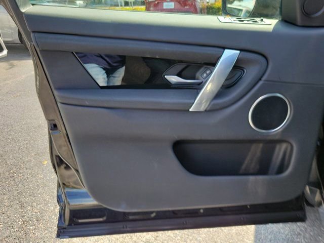 Used 2020 Land Rover Discovery Sport image 16