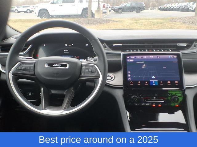 Used 2025 Jeep Grand Cherokee Limited w/ Black Appearance Package RWD image 10