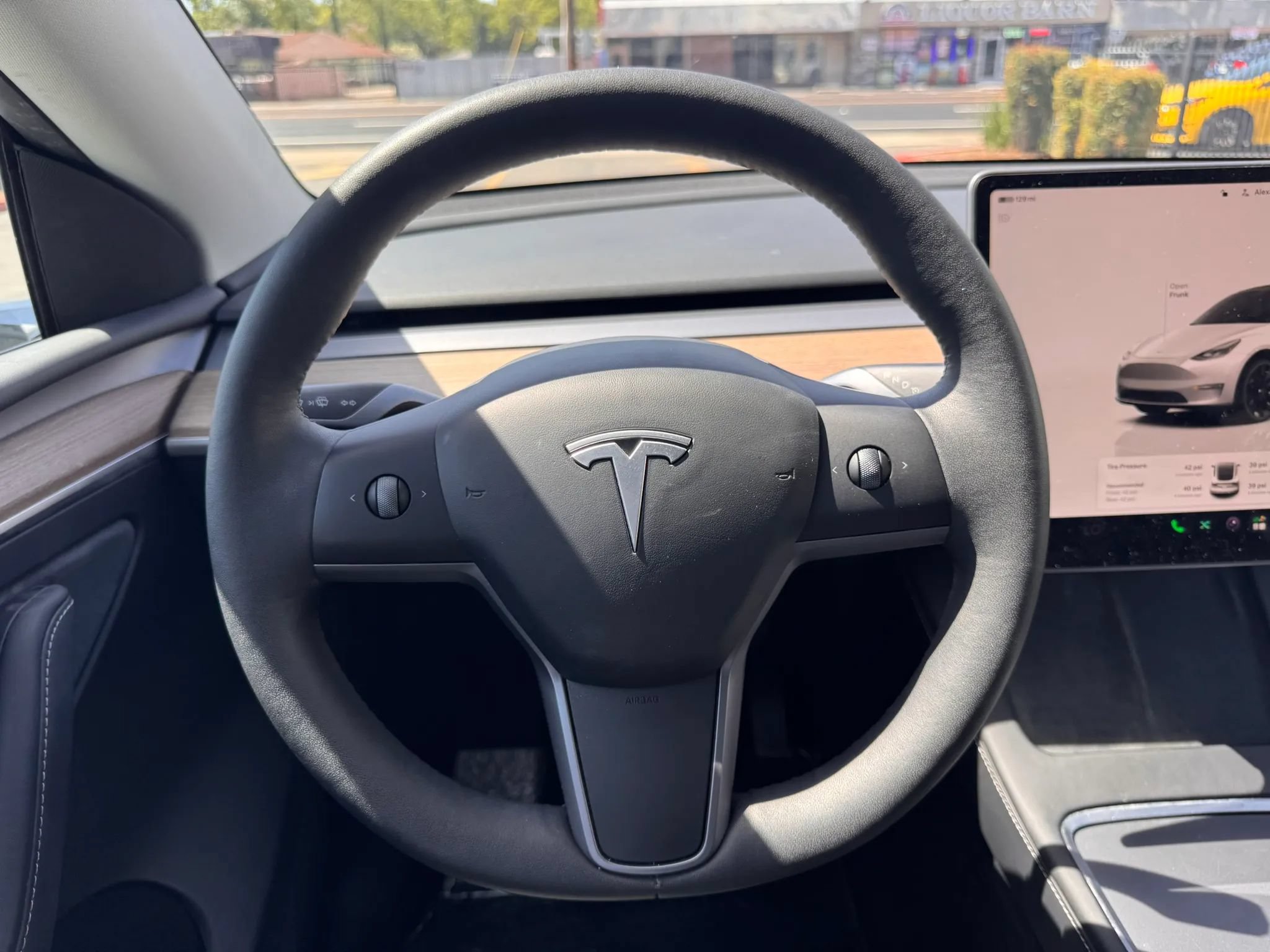 Used 2024 Tesla Model Y Long Range AWD/4WD image 23
