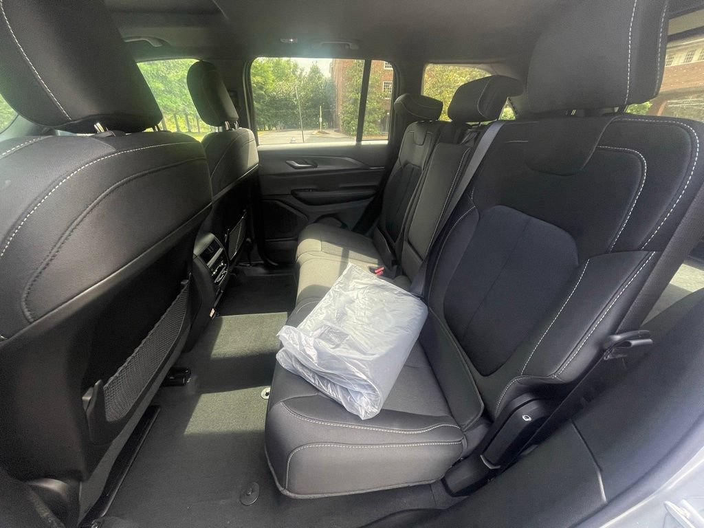 New 2026 Jeep Grand Cherokee Laredo X AWD/4WD image 9