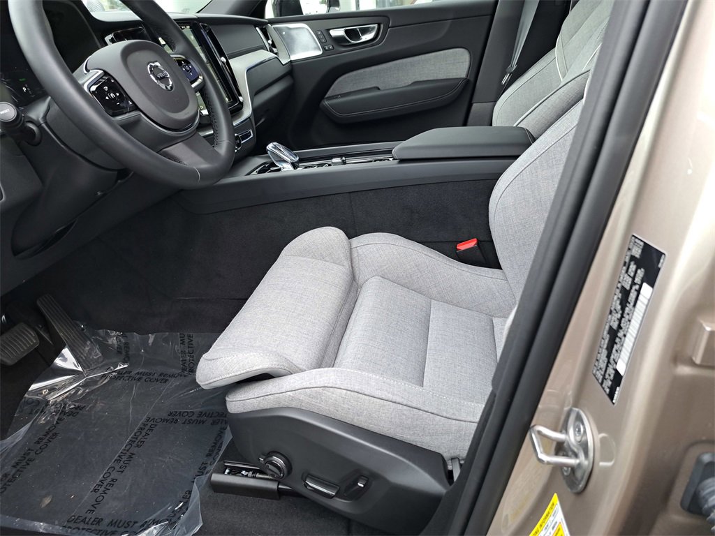 Used 2024 Volvo XC60 T8 Ultimate image 22