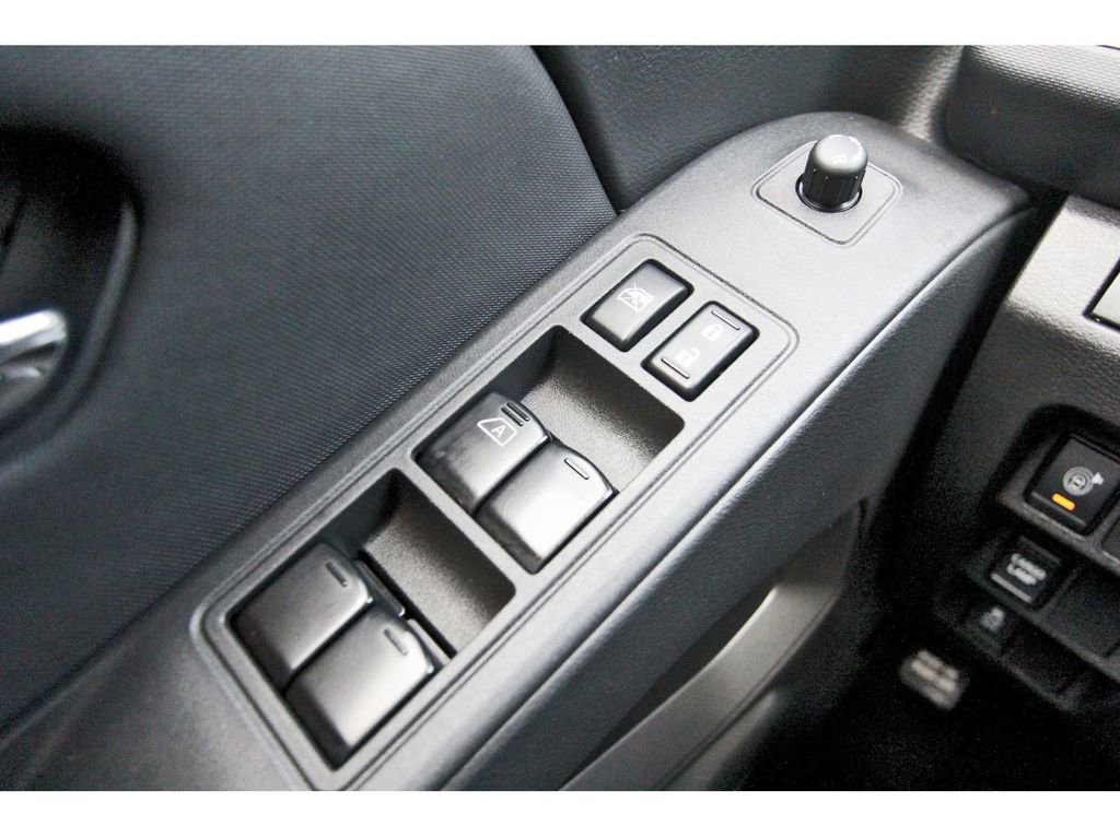 Used 2024 Nissan Frontier SV w/ Technology Package image 19