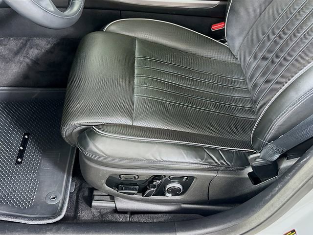 Used 2017 Genesis G90 3.3T Premium image 20