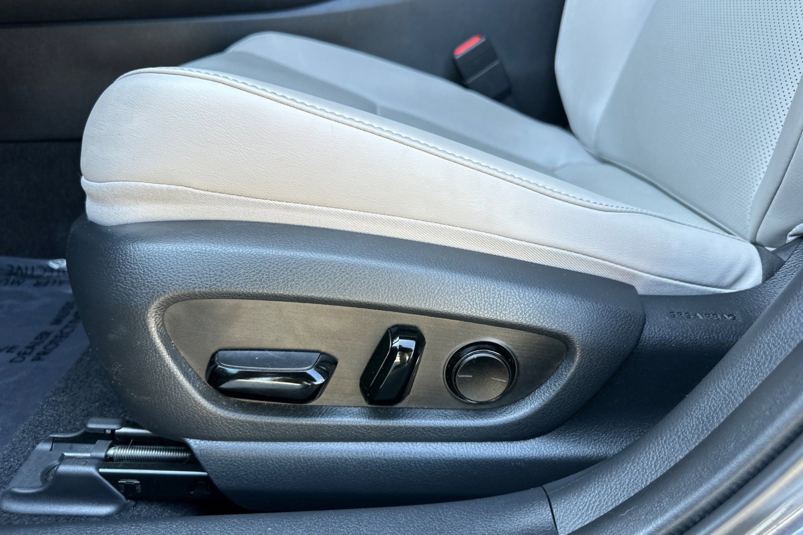 Certified 2023 Lexus UX 250h F Sport w/ Accessory Package (A2) image 15