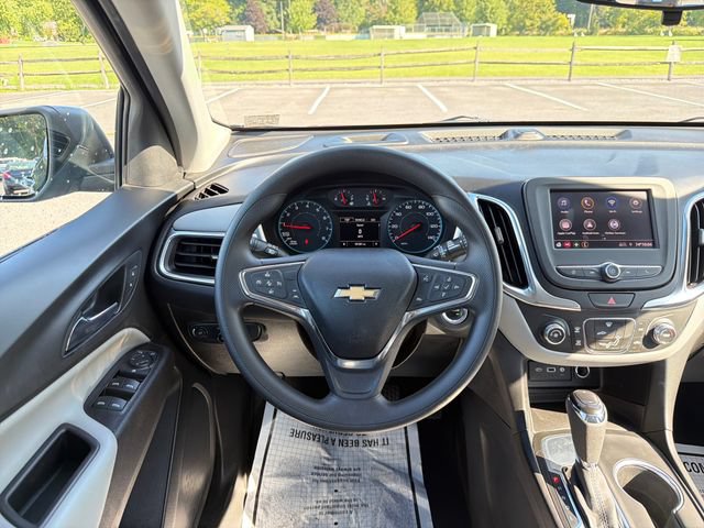 Used 2021 Chevrolet Equinox LS FWD image 2
