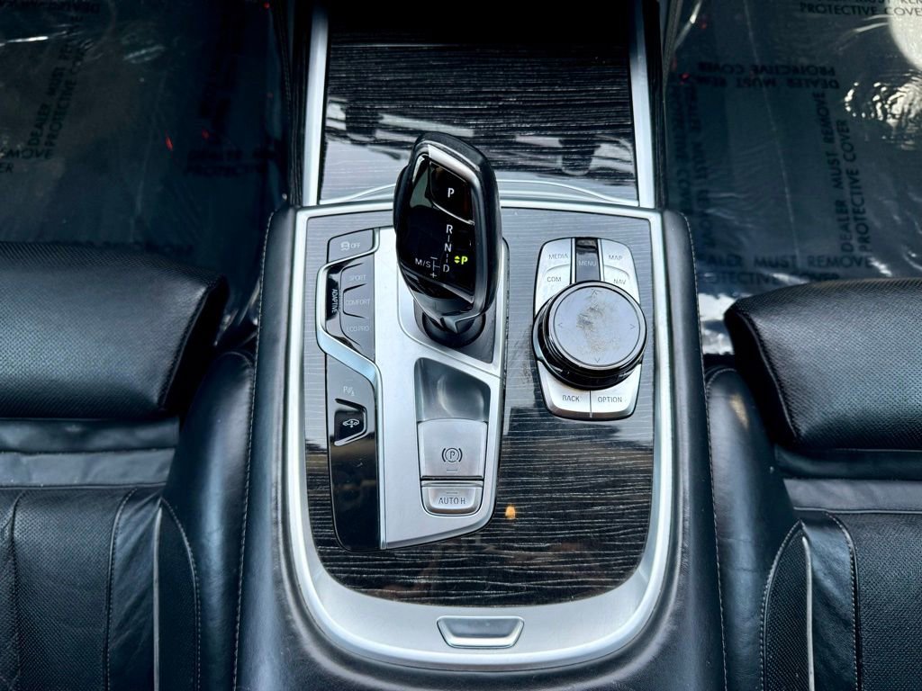 Used 2017 BMW 740i RWD image 21