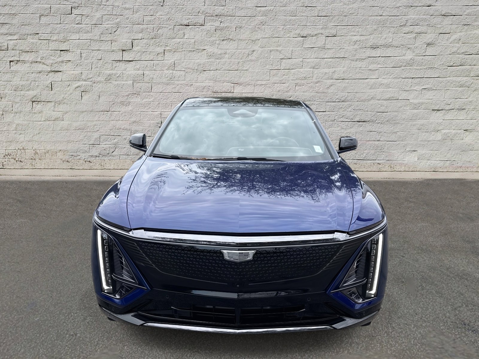 Used 2025 Cadillac Lyriq Sport image 2