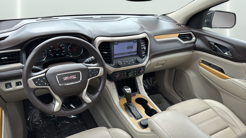 Used 2017 GMC Acadia Denali w/ Technology Package FWD image 14