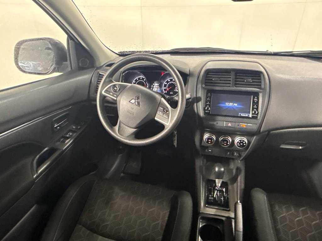 Used 2025 Mitsubishi Outlander Sport AWD image 18